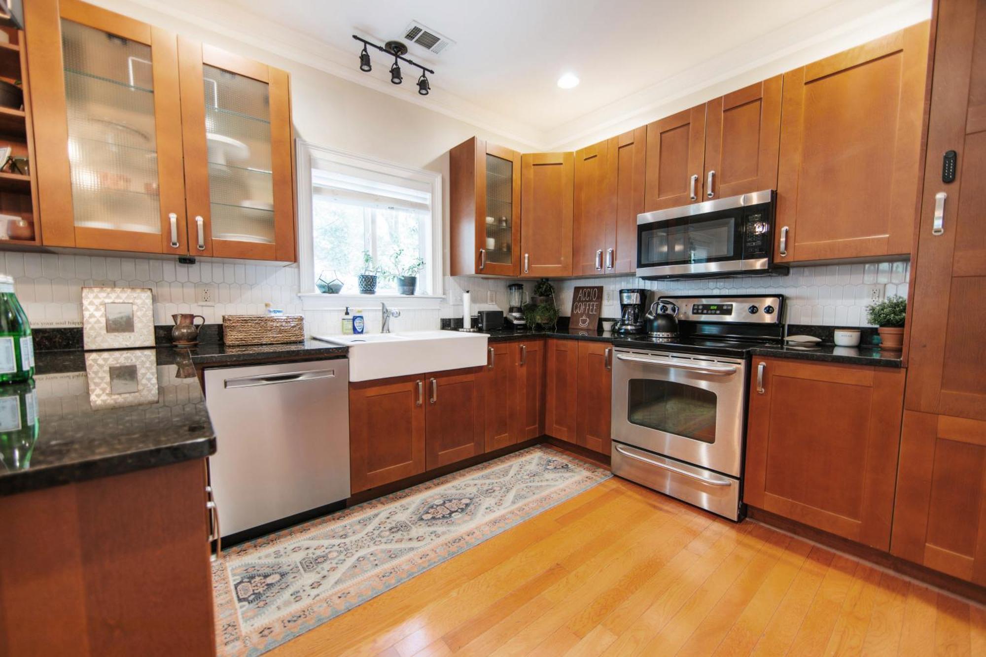 Holiday home Cozy - Walk To Campus, Stadium, Downtown *